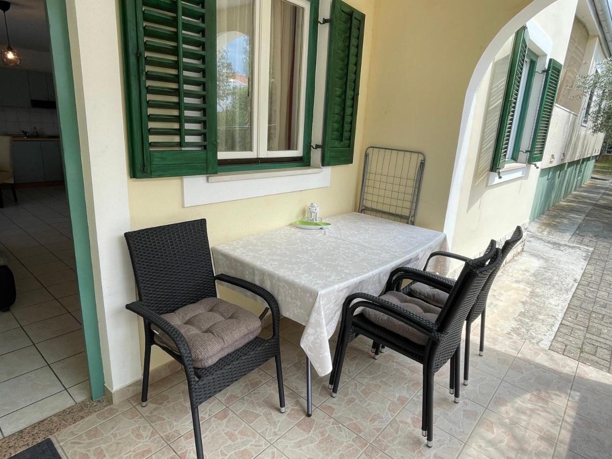 Apartments Antonija Punta Skala Next To Falkensteiner Resort Petrcane Exteriér fotografie