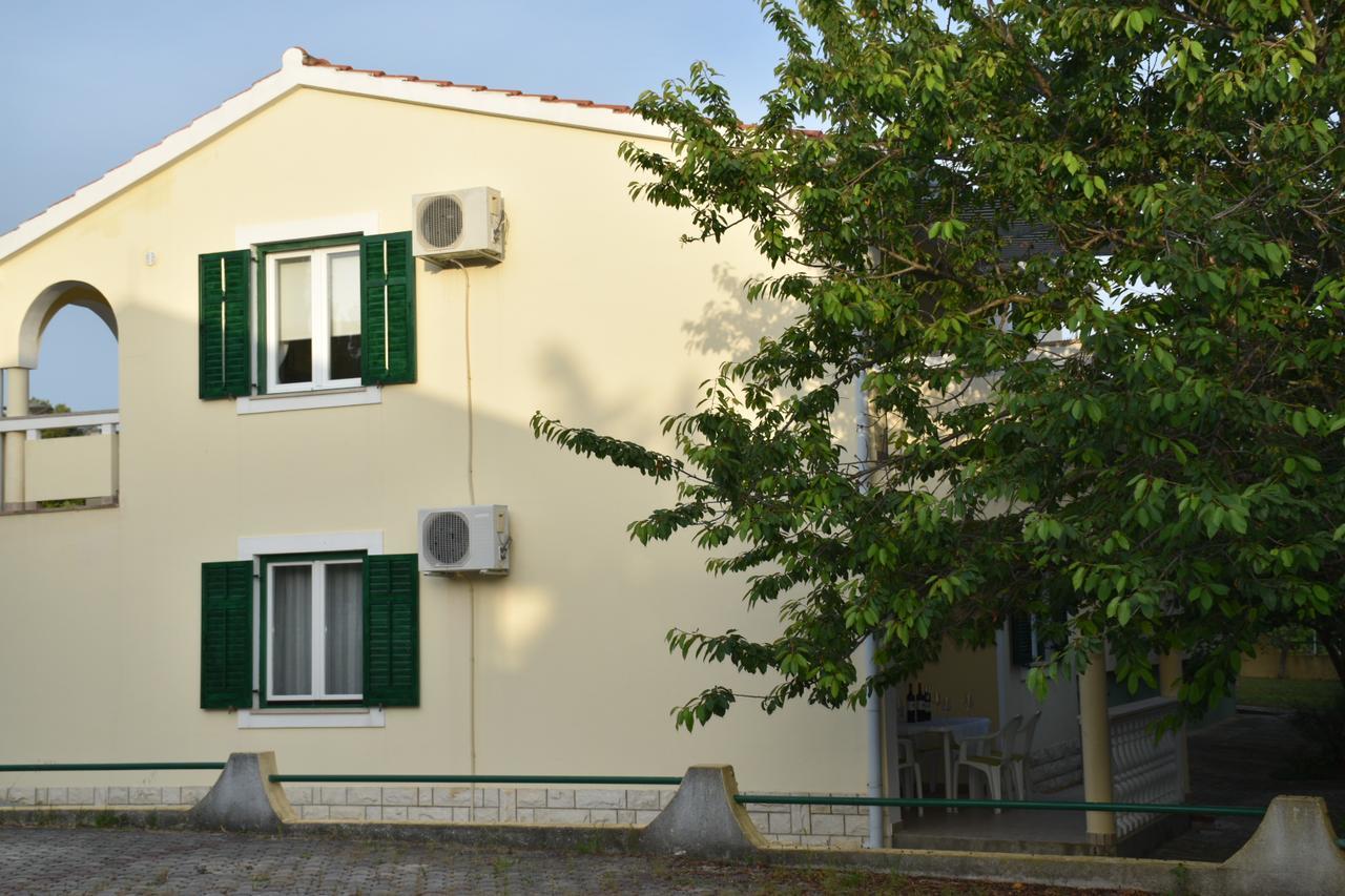 Apartments Antonija Punta Skala Next To Falkensteiner Resort Petrcane Exteriér fotografie